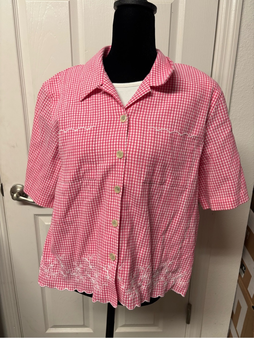 💗 Vintage Pink Gingham Button Up Blouse w/ Embroidery – Cottagecore 💗